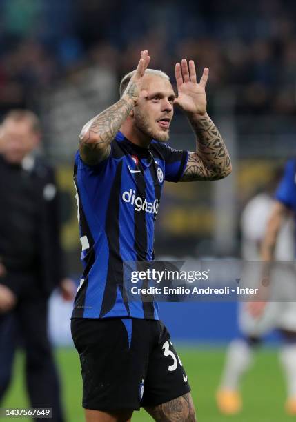 Federico Dimarco of FC Internazionale celebrates the victory at the end of the Serie A match between FC Internazionale and UC Sampdoria at Stadio...