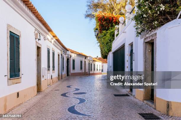 street in cascais town, portugal - cascais stockfoto's en -beelden