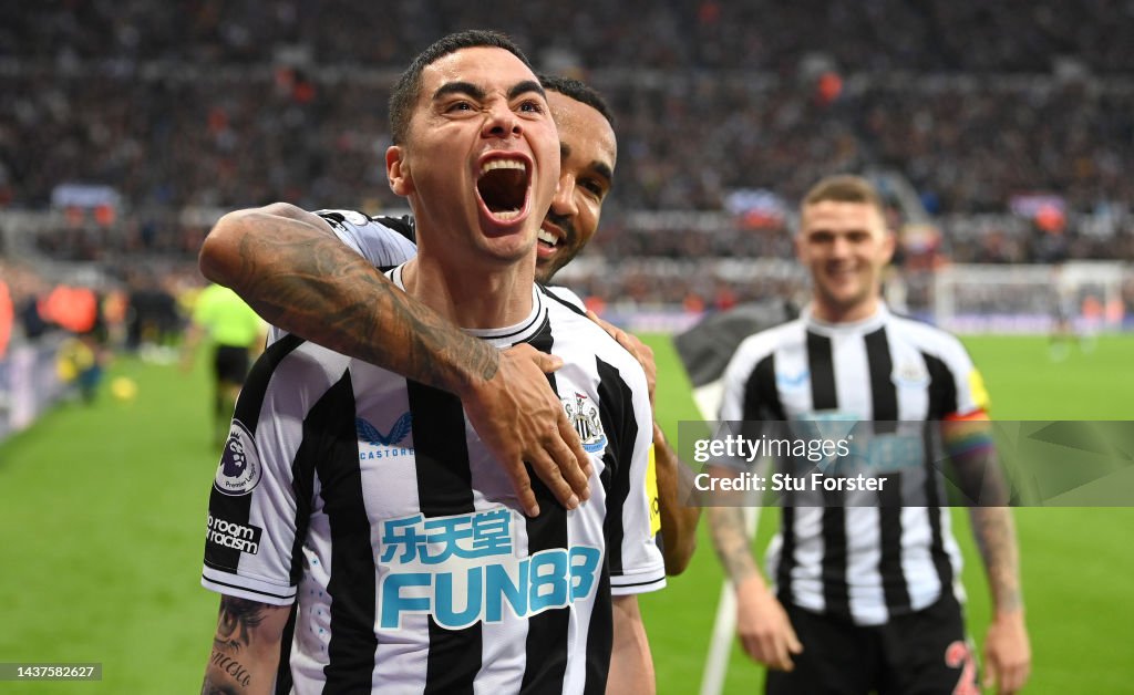 Newcastle United v Aston Villa - Premier League