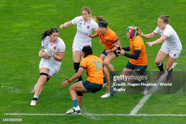 Abbie Ward of England runs the ball during the Rugby World Cup 2021 New Zealand Quarterfinal match between England and Australia at Waitakere Stadium...