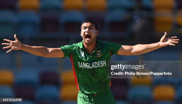 Taskin Ahmed of Bangladesh appeals unsuccessfully during the ICC Men's T20 World Cup match between Bangladesh and Zimbabwe at The Gabba on October...