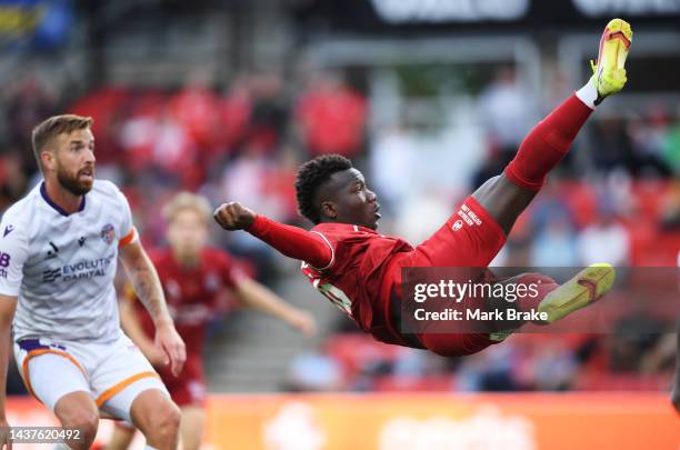 Nestory Irankunda of Adelaide United shoots for goal during the round four A-League Men's match between Adelaide United and Perth Glory at Coopers...