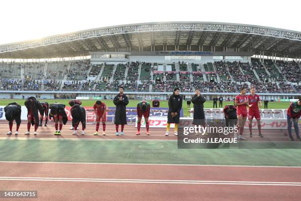 Fagiano Okayama applauds fans after the J.LEAGUE J.LEAGUE J1/J2 Playoff first round between Fagiano Okayama and Montedio Yamagata at CITY LIGHT...