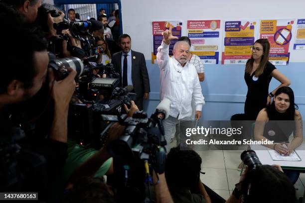 Candidate Luiz Inácio Lula Da Silva of Workers’ Party arrives to cast his vote at Escola Estadual Firmino Correia De Araújo on October 30, 2022 in...