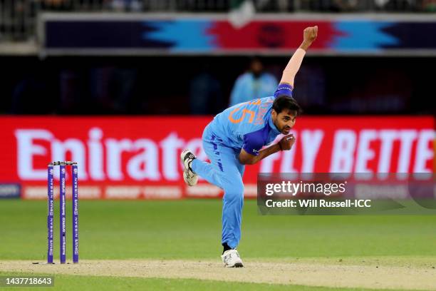 Bhuvneshwar Kumar of India bowls during the ICC Men's T20 World Cup match between India and South Africa at Perth Stadium on October 30, 2022 in...