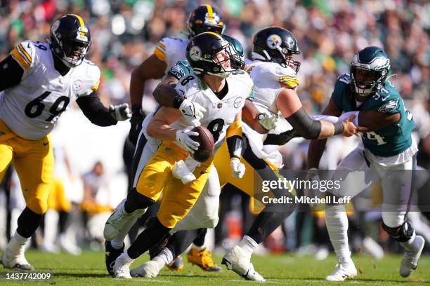 Javon Hargrave of the Philadelphia Eagles sacks Kenny Pickett of the Pittsburgh Steelers in the second quarter at Lincoln Financial Field on October...