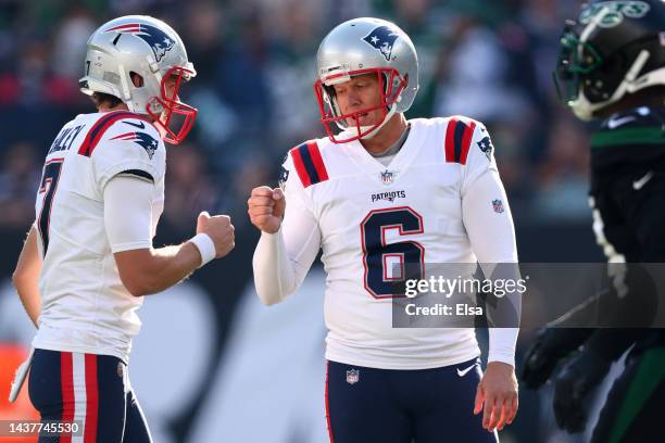 Nick Folk of the New England Patriots celebrates a field goal during the third quarter against the New York Jets at MetLife Stadium on October 30,...