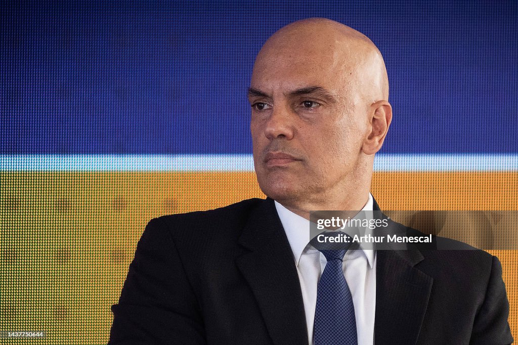 Brazilians Head to Polls in Tight Runoff Between Lula and Bolsonaro