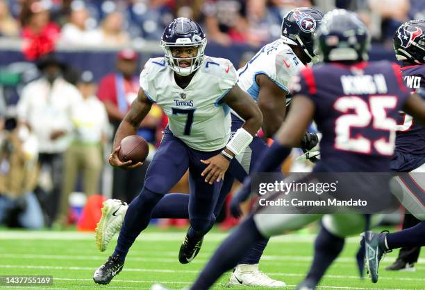 Malik Willis of the Tennessee Titans runs with the ball during the first half against the Houston Texans at NRG Stadium on October 30, 2022 in...