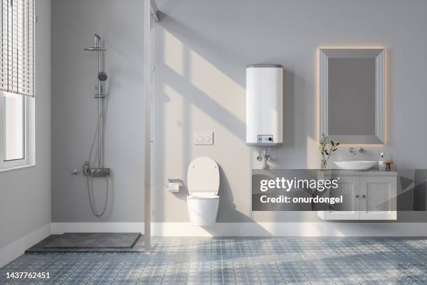 modernes badinterieur mit wasserkocher, dusche, wc und spiegel - sanitär stock-fotos und bilder