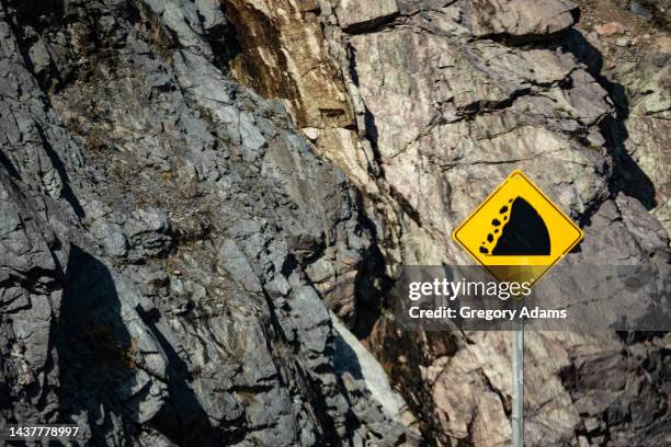 Sign Falling Rocks Cliff Cliff Sign Photos and Premium High Res Pictures - Getty Images