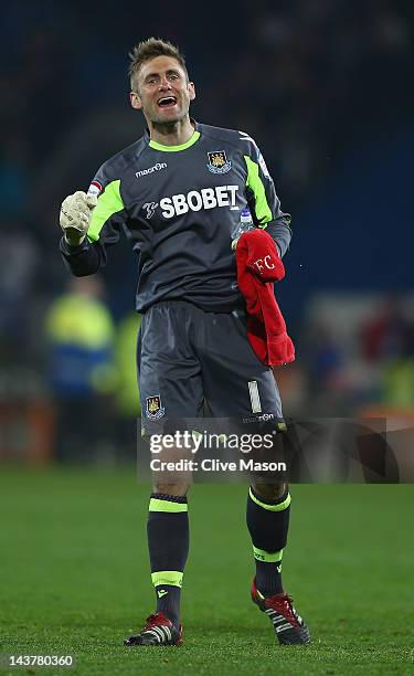 Robert Green of West Ham acknowledges the fans after the Npower Championship Playoff Semi Final 1st leg match between Cardiff City and West Ham...