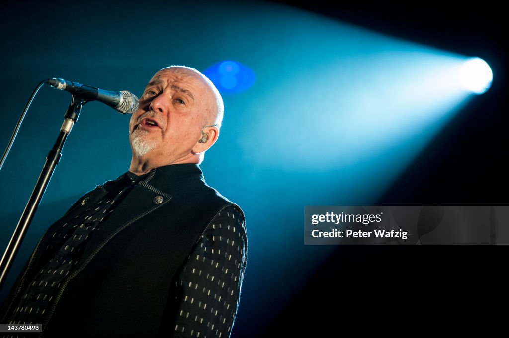 Peter Gabriel Performs At Koenig-Pilsener-Arena