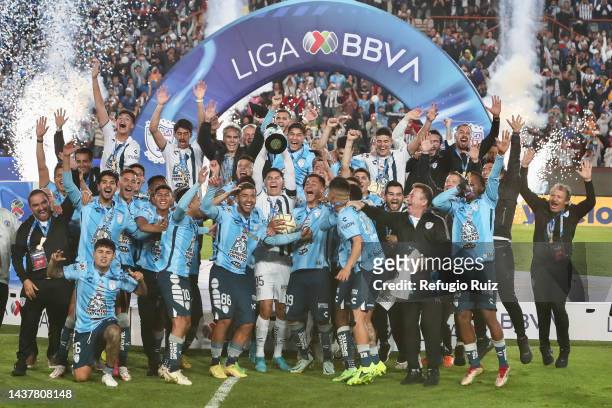 Players of Pachuca celebrate with the champions trophy after winning the final second leg match between Toluca and Pachuca as part of the Torneo...