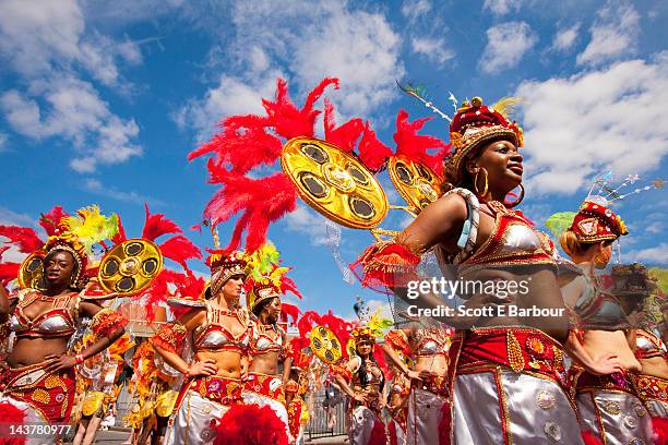 performers during the notting hill carnival - carnaval de notting hill imagens e fotografias de stock