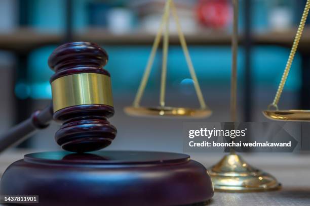 law and justice. - gevel stock-fotos und bilder