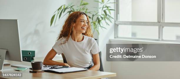 black woman, modern finance office and thinking by desk about corporate vision for business financials or accounting profit. african girl accountant, a happy company employee and investment workplace - black people 個照片及圖片檔