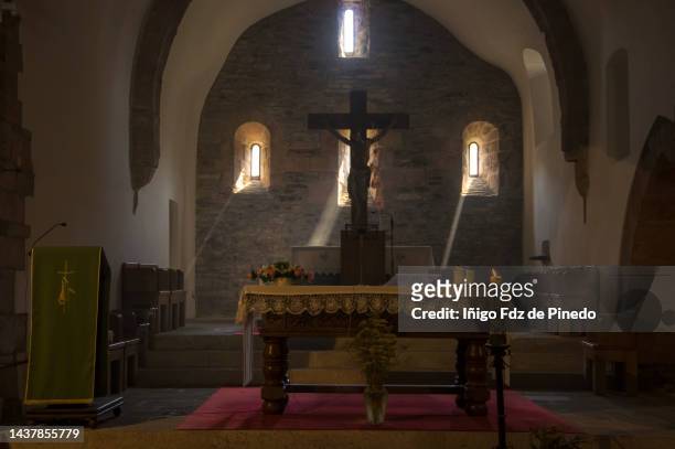 inside pre-romanesque church of o cebreiro medieval village, lugo, spain. - katolicism bildbanksfoton och bilder