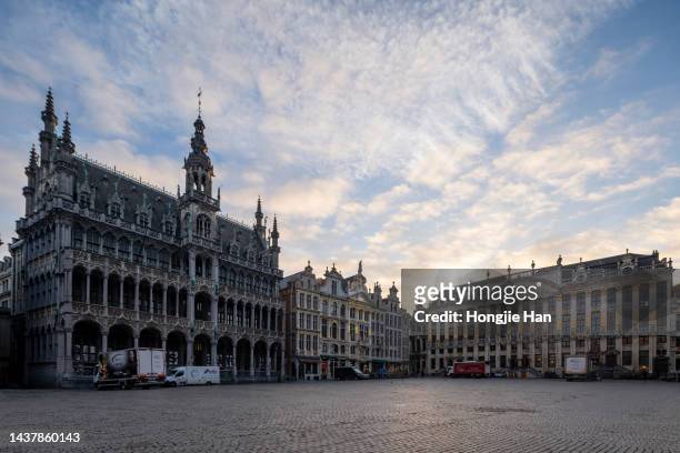 brussels square, belgium. - brussels square stock pictures, royalty-free photos & images