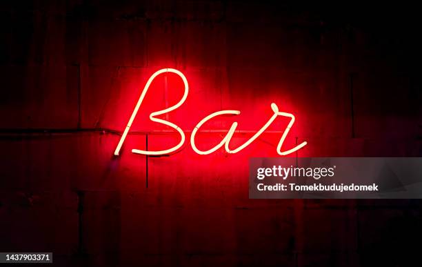bar - luce fluorescente foto e immagini stock