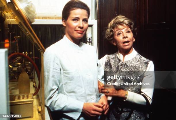 Eine geschiedene Frau, Miniserie, Deutschland 1974, Darsteller: Renate Schroeder, Inge Meysel.