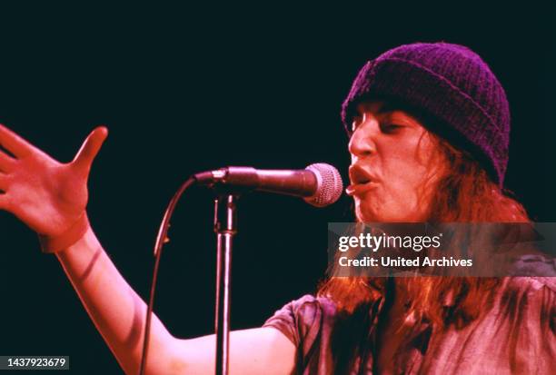 Patti Smith, amerikanische Punk und Rock Sängerin, gilt als Godmother of Punk, hier bei einem Konzert, circa 1978.