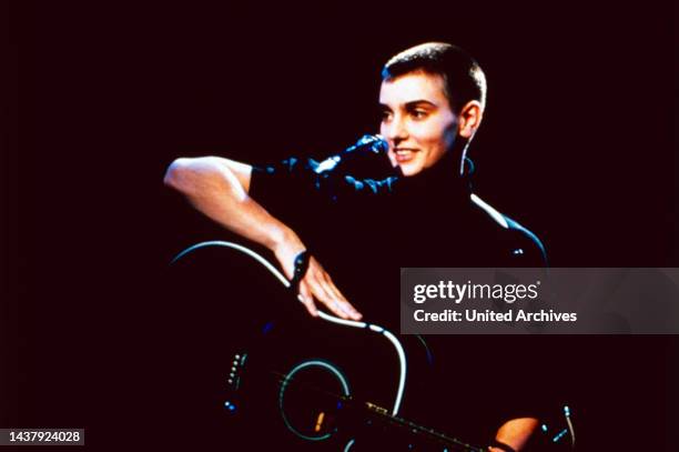 Sinead O'Connor, irische Sängerin, Konzert in Deutschland, 1990.