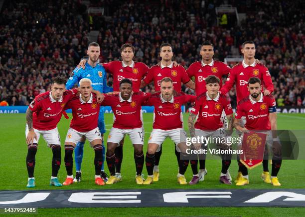 The Manchester United team lines up, back row l-r, David de Gea, Victor Lindelof, Diogo Dalot, Casemiro, Cristiano Ronaldo, front row l-r, Lisandro...