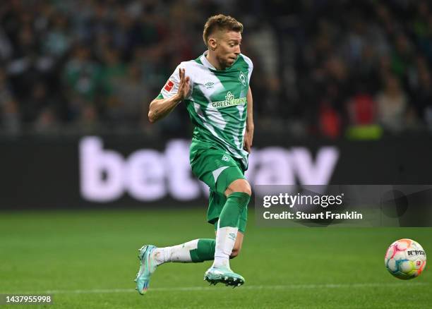 Mitchell Weiser of Bremen in action during the Bundesliga match between SV Werder Bremen and Hertha BSC at Wohninvest Weserstadion on October 28,...