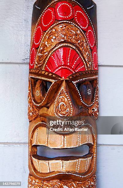 souvenir tiki mask - hawaii souvenir stock pictures, royalty-free photos & images