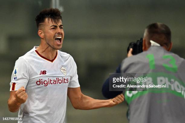 Stephan El Shaarawy of AS Roma celebrates after scoring his team third goal during the Serie A match between Hellas Verona and AS Roma at Stadio...