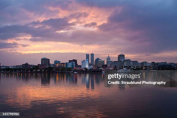 peoria skyline - peoria illinois stockfoto's en -beelden