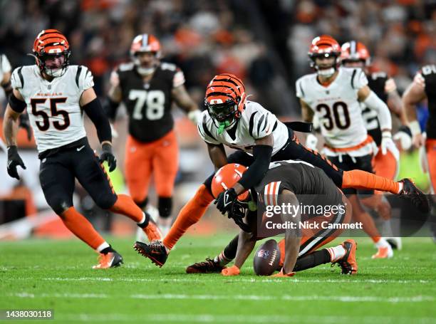 Chidobe Awuzie of the Cincinnati Bengals defends a pass intended for Amari Cooper of the Cleveland Browns during the first half of the game at...