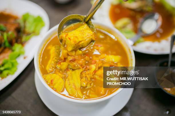 sour soup made of tamarind paste. - tamarind bildbanksfoton och bilder