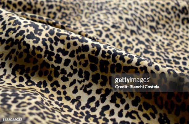 Leopardenmuster Hintergründe Lizenzfreie Fotos, Bilder und Stock  Fotografie. Image 62888425.