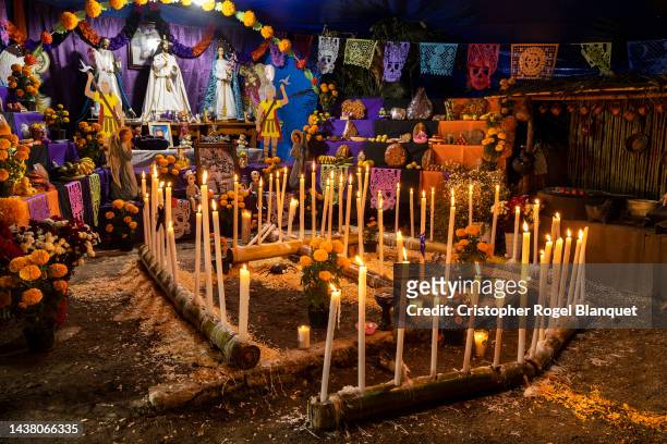 Appearance of an altar dedicated to the dead relatives of the Gómez family as part of the preparations for 'Day Of The Dead' in Mexico on October 31,...