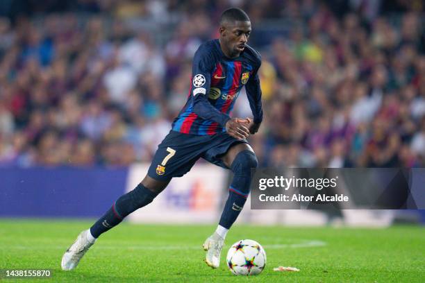 Ousmane Dembele of FC Barcelona runs with the ball during the UEFA Champions League group C match between FC Barcelona and FC Bayern München at...