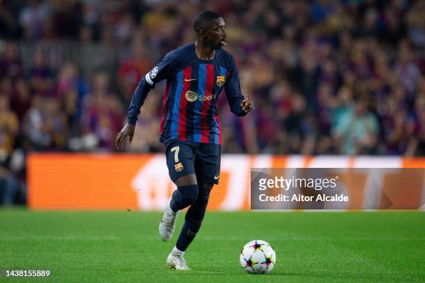 Ousmane Dembele of FC Barcelona runs with the ball during the UEFA Champions League group C match between FC Barcelona and FC Bayern München at...