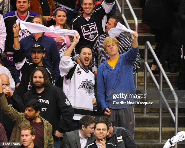 Wil Wheaton attends a playoff hockey game between the St. Louis Blues and Los Angeles Kings on May 3, 2012 in Los Angeles, California.