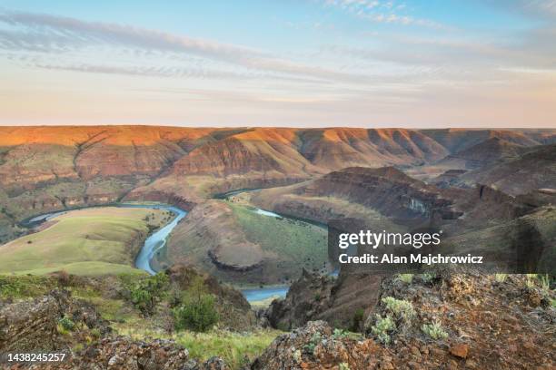 horseshoe bend john day river oregon - river bend stock pictures, royalty-free photos & images