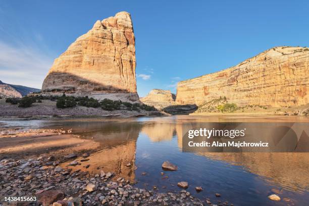 steamboat rock dinosaur national monument - dinosaur national monument stock pictures, royalty-free photos & images