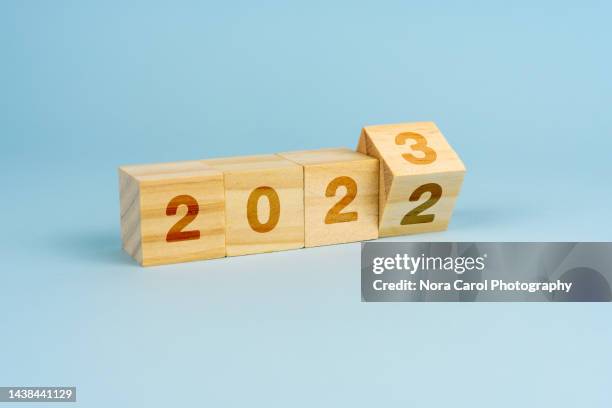 2023 new year concept on wood blocks - het einde stockfoto's en -beelden