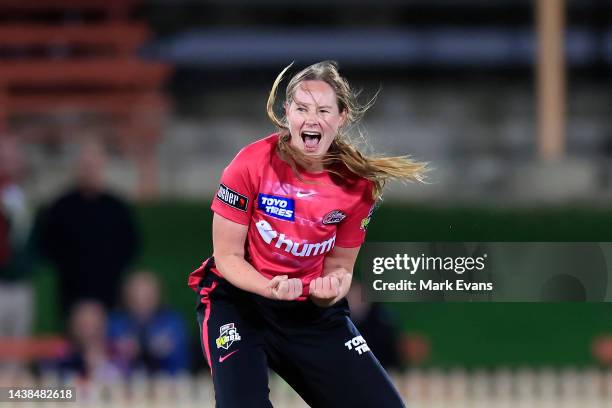 Lauren Cheatle of the Sixers celebrates the wicket of Tammy Beaumont of Thunder during the Women's Big Bash League match between the Sydney Thunder...