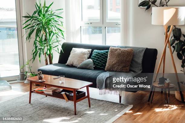 a modern and stylish living room with sunlight - simple living 個照片及圖片檔