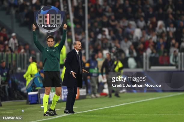 Massimiliano Allegri Head coach of Juventus reacts as the fourth official Jose Luis Munera displays time allowed at the end of the first half on the...