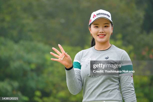 Yuting Shi of China waves on the 2nd hole during the first round of the TOTO Japan Classic at Seta Golf Course North Course on November 3, 2022 in...