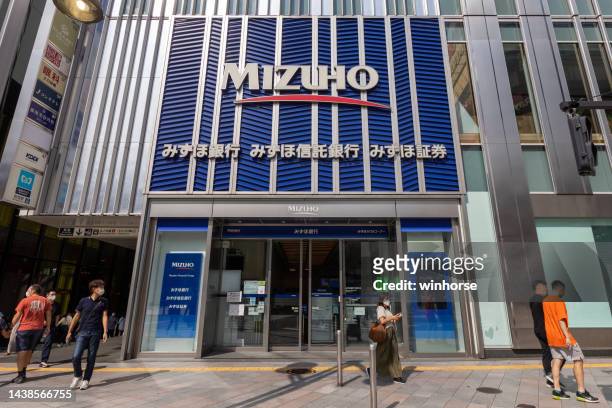 mizuho banque de tokyo, japon - mizuho bank photos et images de collection
