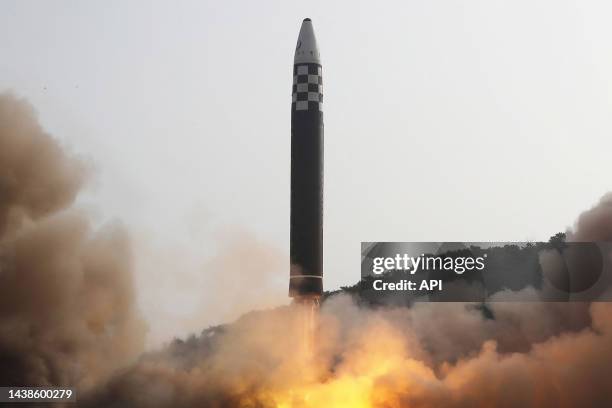 Tir d'essai du missile balistique intercontinental Hwasongpho de la République Populaire Démocratique de Corée ( le 24 mars 2022.