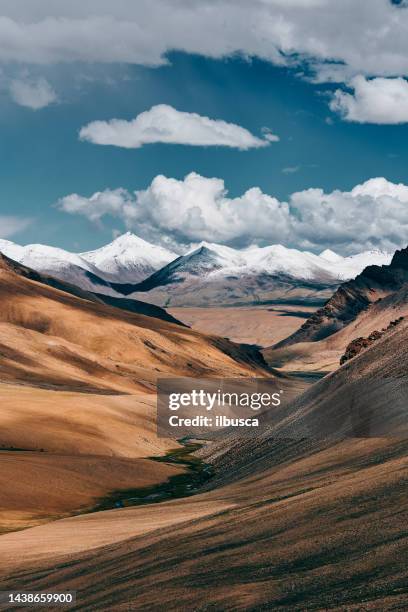 mountain valley landscape in ladakh region, india - himalayas india stock pictures, royalty-free photos & images