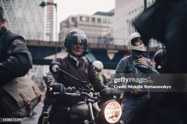 lady motorcyclists, participating dgr. - kawasaki disease 個照片及圖片檔